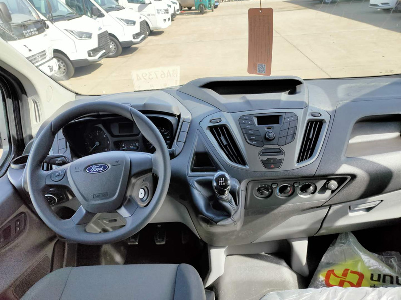 福特新全順殯葬服務(wù)車（汽油）圖片4