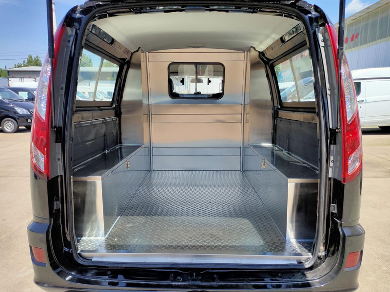 福田G5 2.0 殯葬車(chē)圖片4