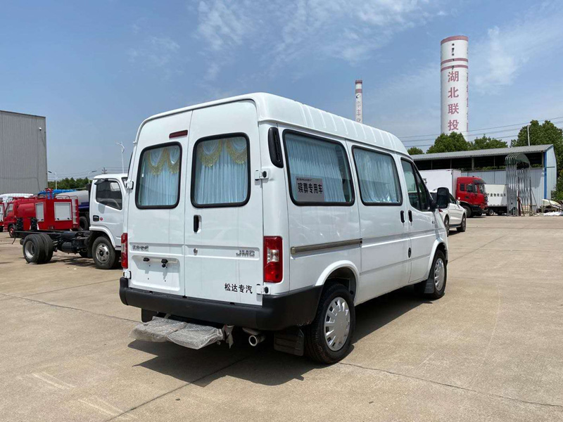 金杯海獅王殯儀車圖片3