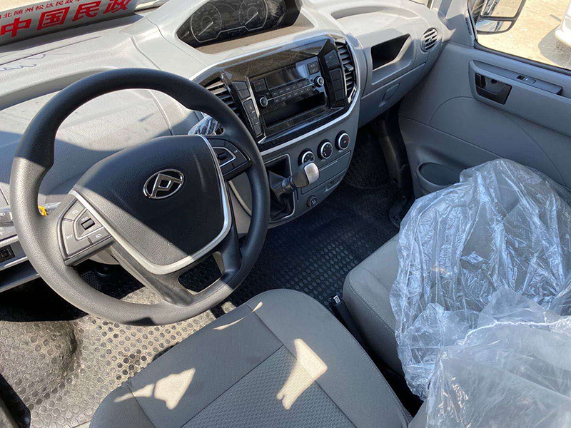 大通短軸殯葬服務(wù)車圖片4