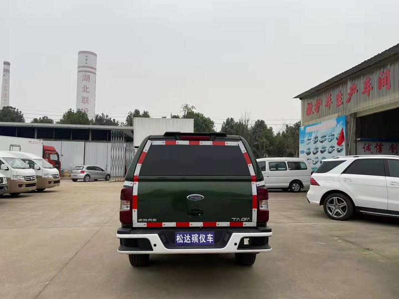 四驅(qū)五十鈴殯儀車圖片2