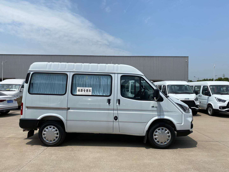 金杯海獅王殯儀車圖片4