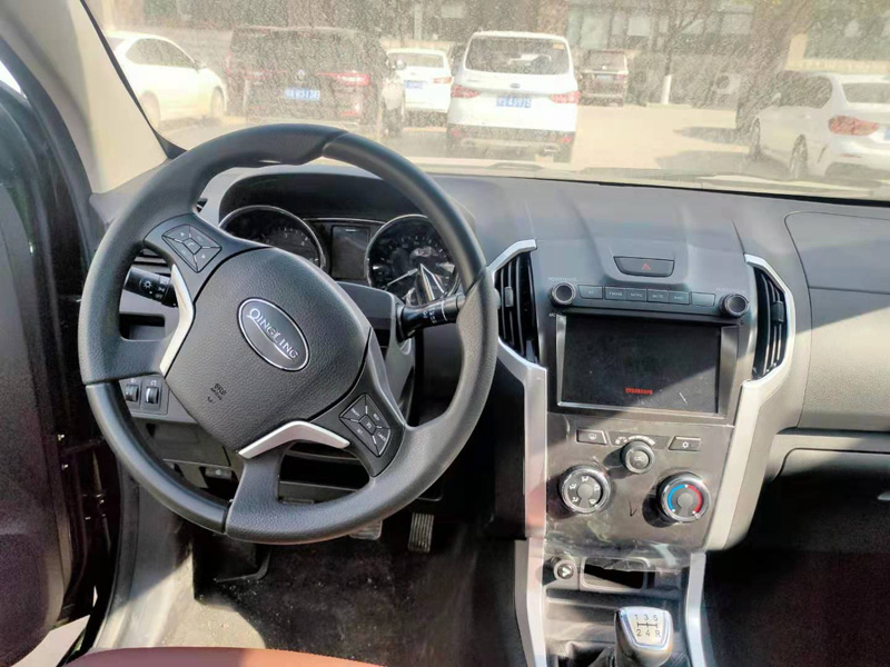 四驅(qū)五十鈴殯儀車圖片4