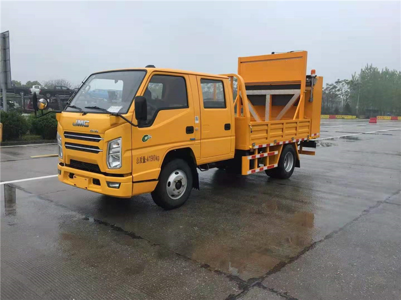 江鈴雙排座防撞緩沖車圖片3