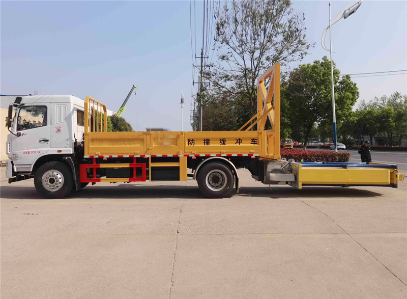 華神F5防撞緩沖車圖片3