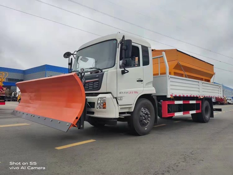 國(guó)六東風(fēng)天錦除雪車圖片3