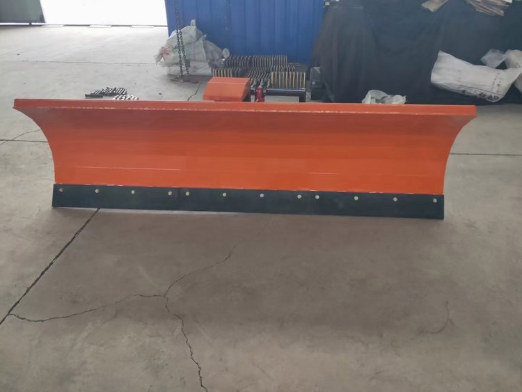 國六大通皮卡除雪車 前置2.3米除雪車后置1方不銹鋼融雪撒布機(jī)圖片3