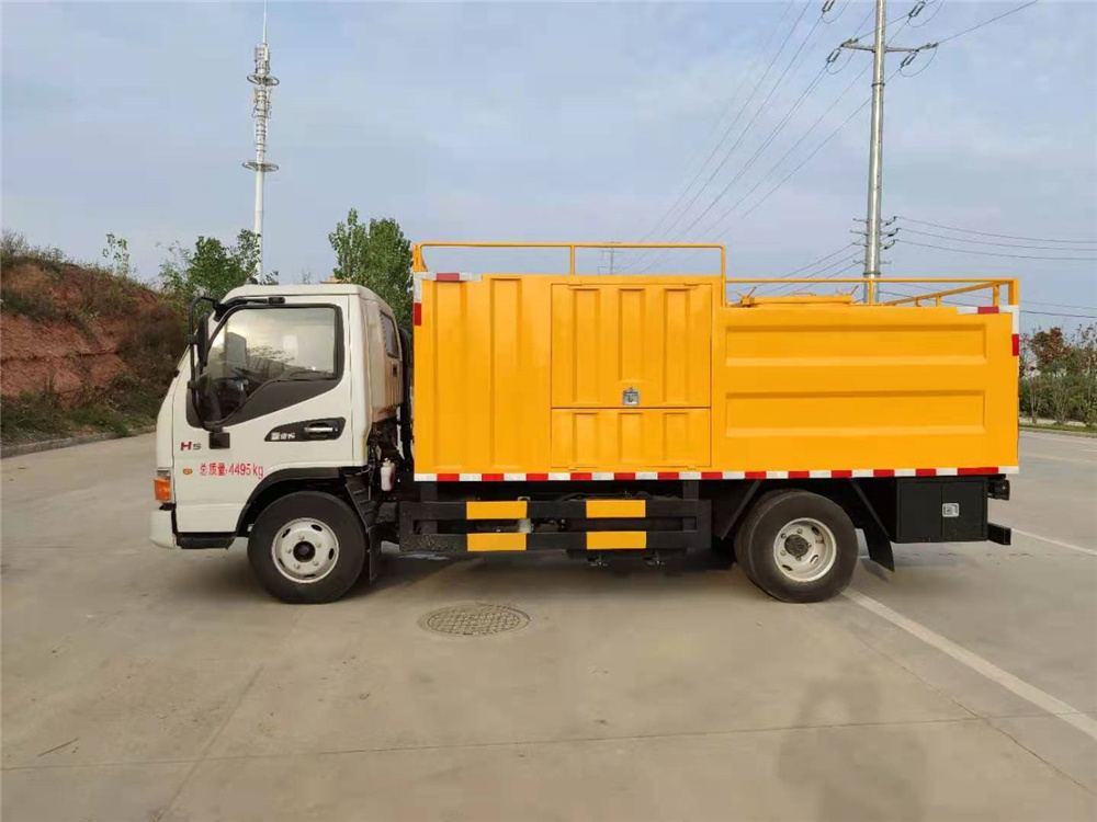 江淮藍(lán)牌污水處理車圖片2