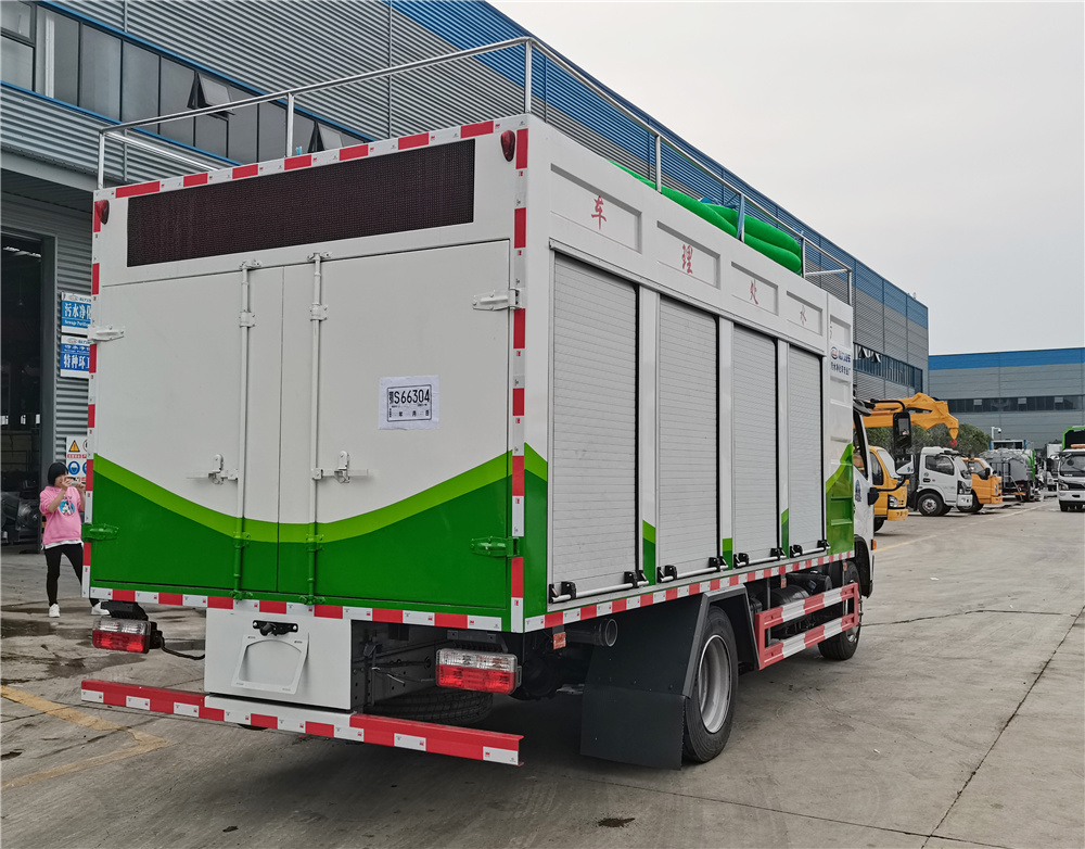 東風(fēng)牌小型廢水處理車圖片4