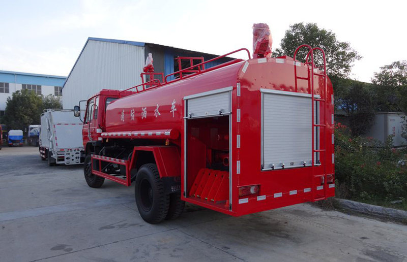 東風(fēng)145消防灑水車10噸 出口專用車圖片3